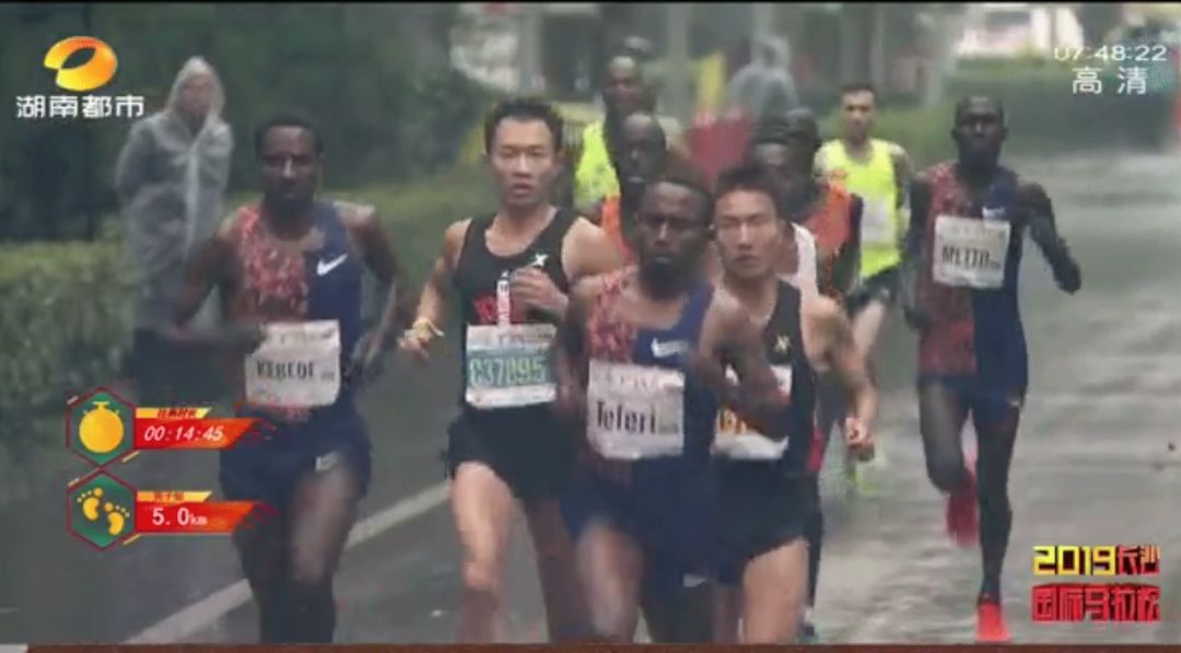 雨战长沙马拉松 | 彭建华夺得国内男子冠军！