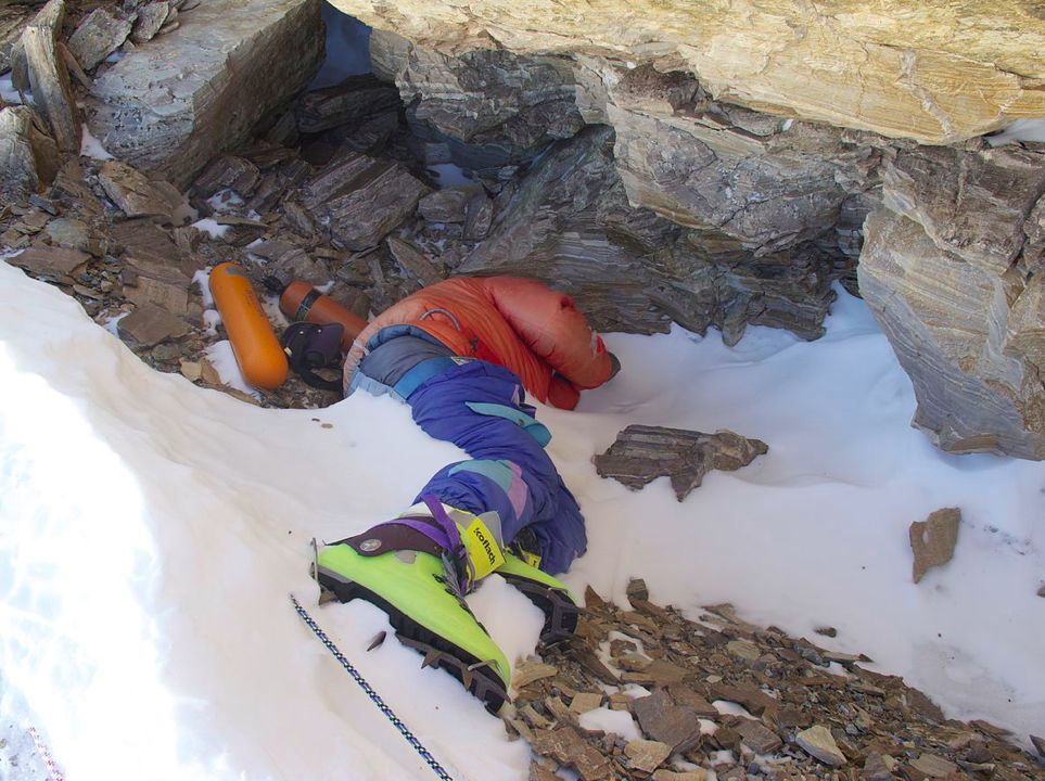 韩国登山队罹难，登顶珠峰有多危险？
