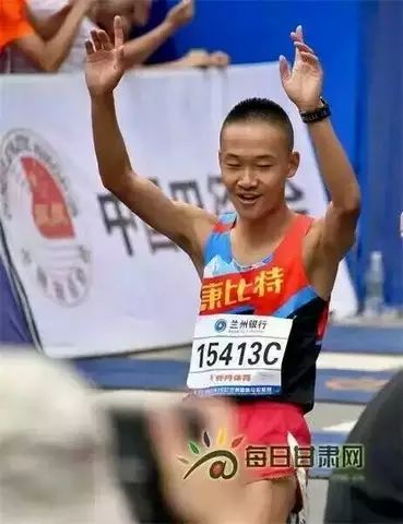 重马国内冠军刘英才：跃居“中国业余一哥”的高中生