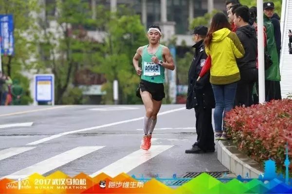 浪子李伟：跑量最少的马拉松冠军