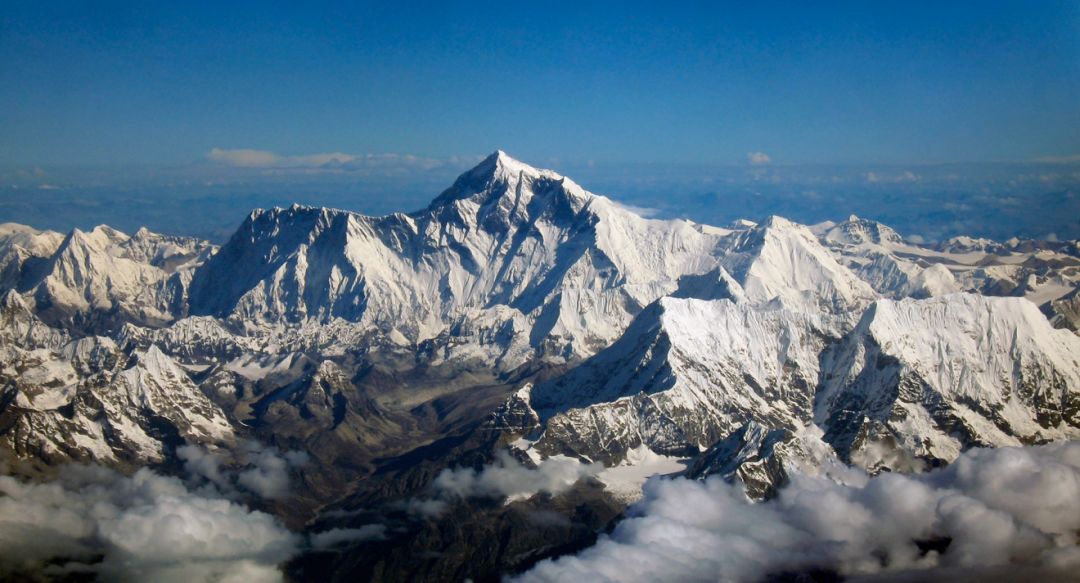 韩国登山队罹难，登顶珠峰有多危险？