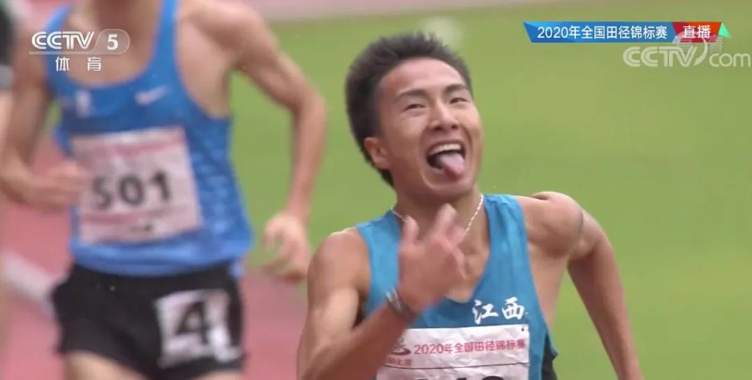 跑圈年度最强表情包诞生 全锦赛5000米彭建华14分13夺冠