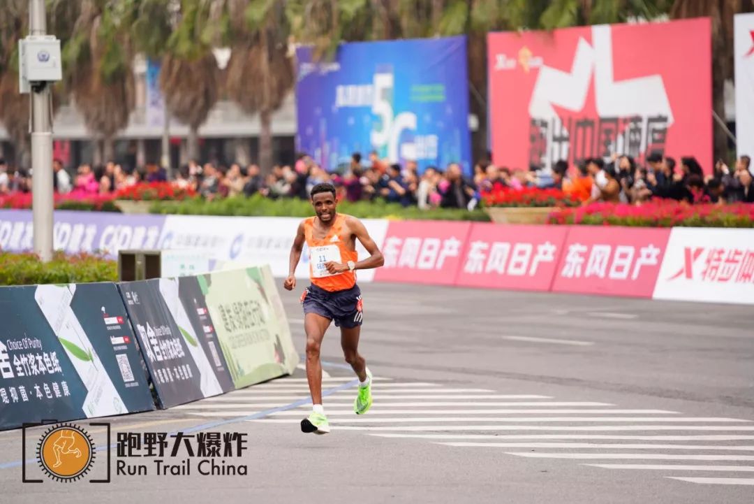 新年第一战 | 厦门马拉松，杨定宏夺得国内男子冠军！