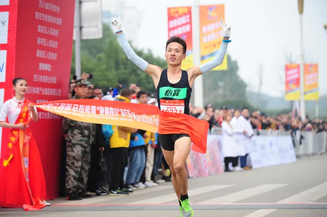 观察｜十年中国马拉松历程中的绿色身影