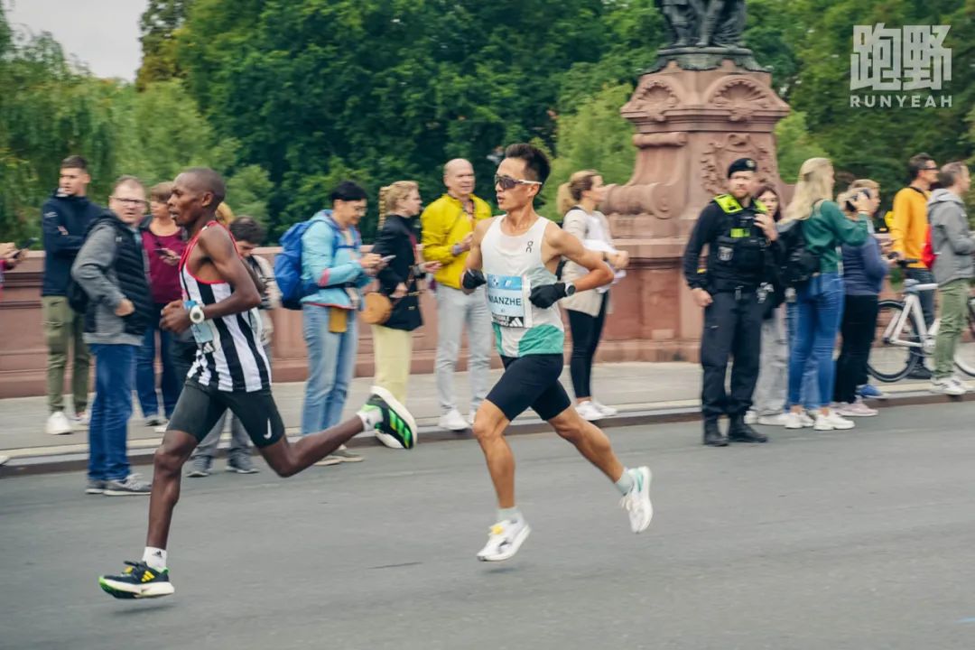 大满贯｜柏林马拉松：基普乔格夺冠，女子世界纪录被大幅度刷新